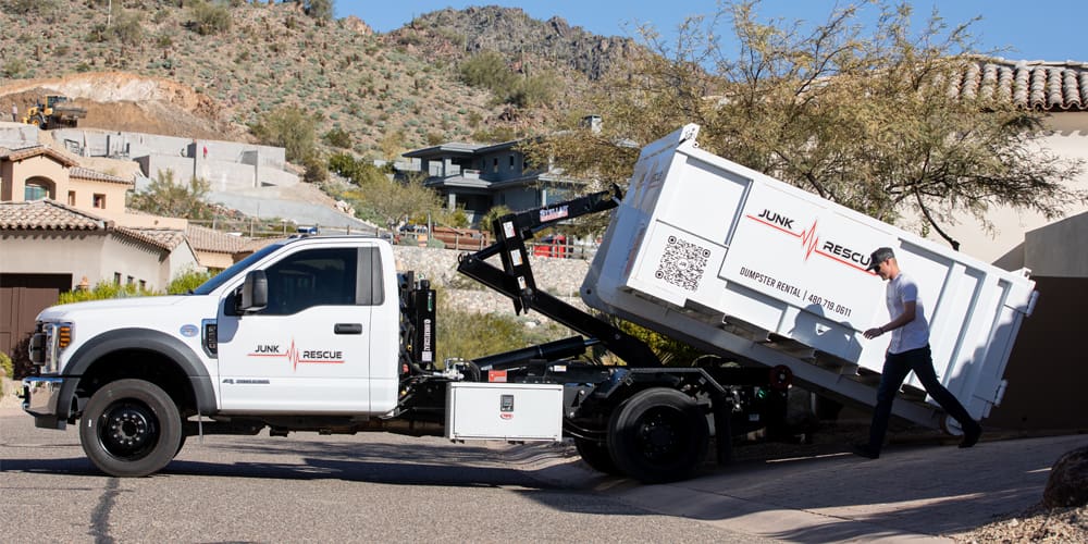 Junk Rescue hooklift